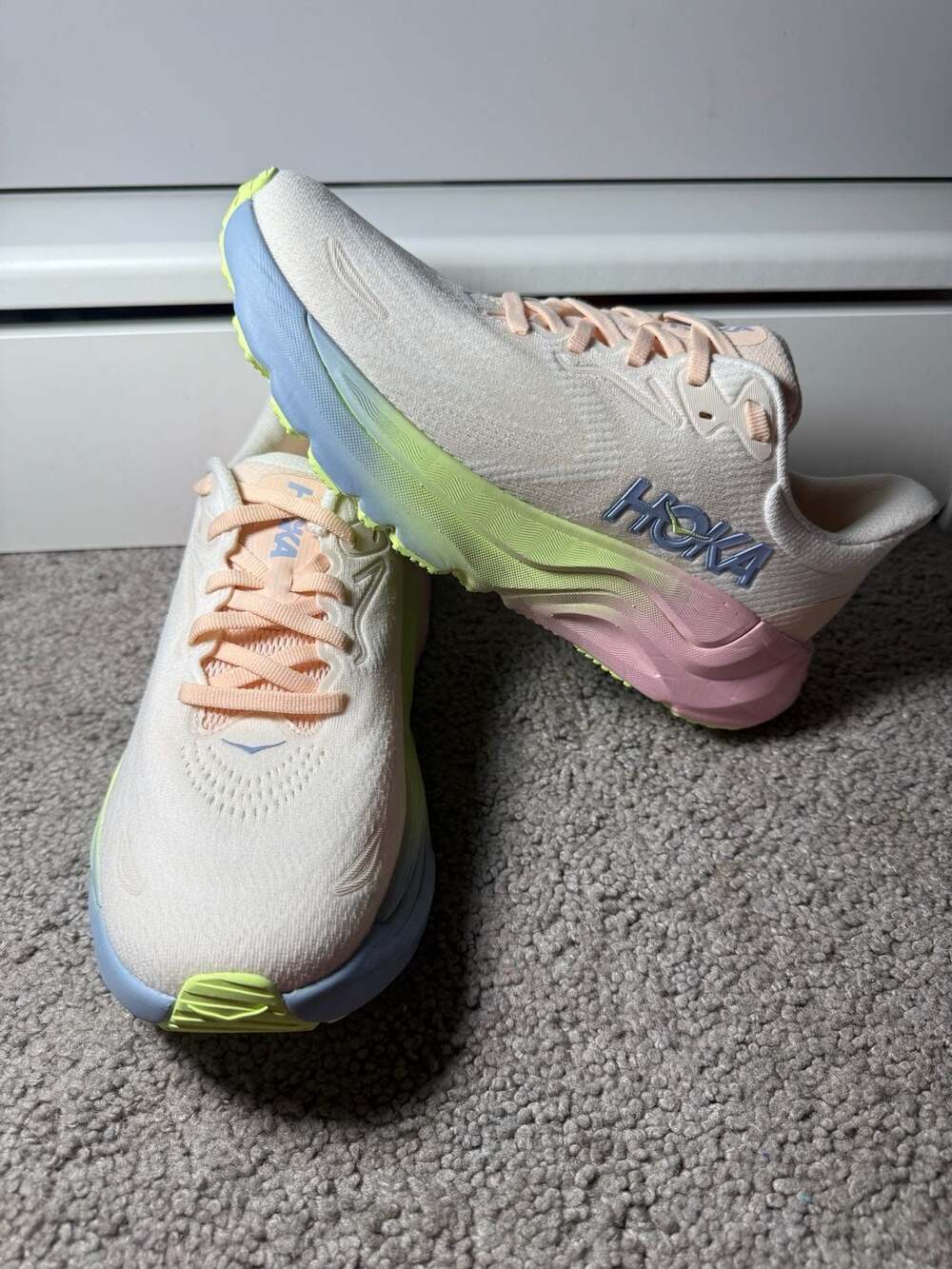 HOKA Arahi 8 Size 7.5B Alabaster Tangerine Glow Running Shoes